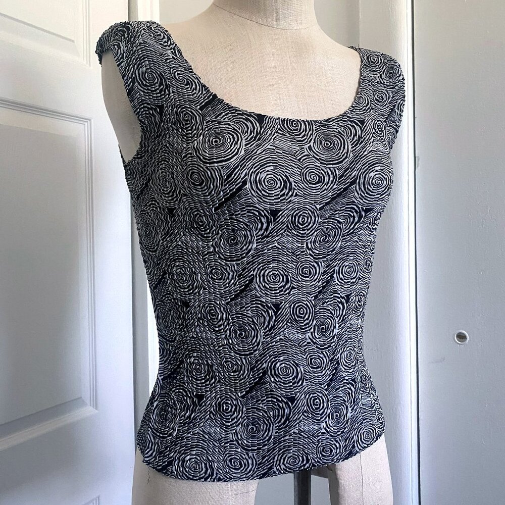 Vintage Swirl Pattern Sleeveless Top